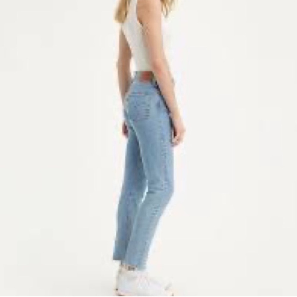 Levii 501 Premium Women’s High Rise Skinny Distressed Wash Raw Hem Jeans Sz 28